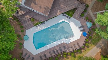Swimming pool & sundeck
